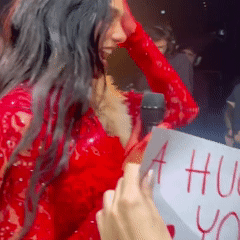 Heartwarming Moment: Dua Lipa Shares a Hug with a Fan 💖