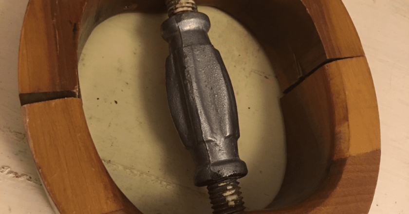 The Forgotten Tool of Fashion’s Past: Only True Style Veterans Know What This Is!